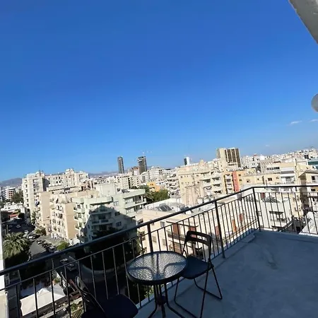 Floor In With View! Apartment *