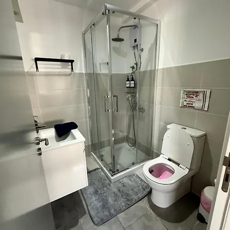 Floor In With View! アパート ニコシア