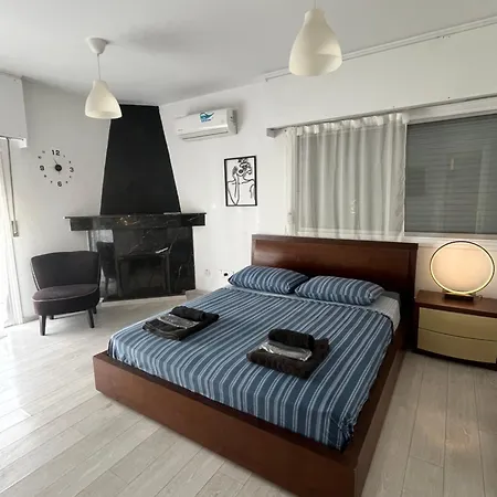 Apartment Floor In With View!