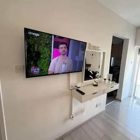 Floor In With View! Apartment
