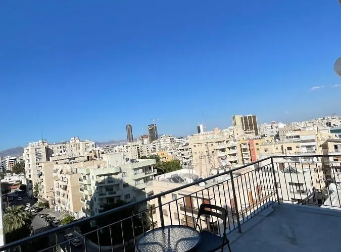 Floor In With View! 公寓 *