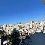 Floor In With View! 아파트 *